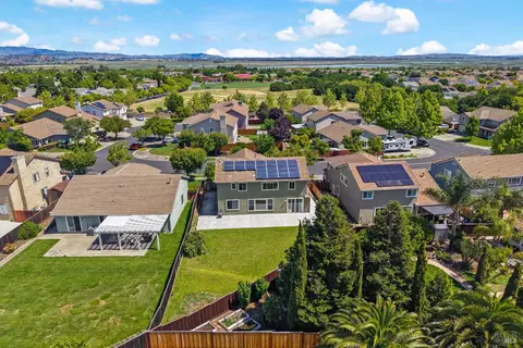 View/Area - 1833 Roseleaf Dr, Fairfield, CA 94534 photo 5 of 14