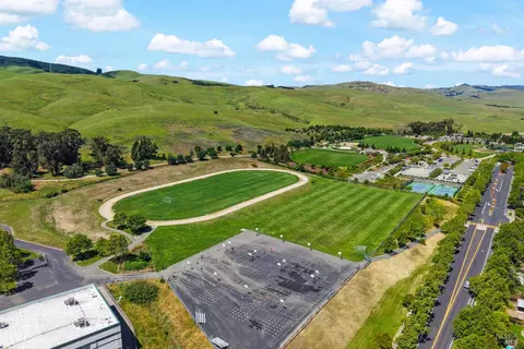 View/Area - 1833 Roseleaf Dr, Fairfield, CA 94534 photo 13 of 14