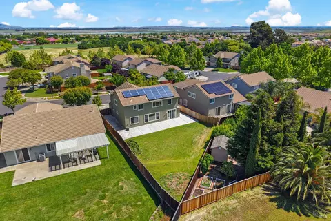 View/Area - 1833 Roseleaf Dr, Fairfield, CA 94534 photo 4 of 14