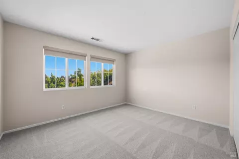 Bedroom - 1833 Roseleaf Dr, Fairfield, CA 94534 photo 5 of 11