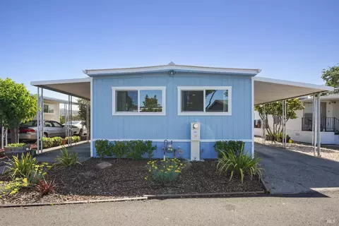 324 Pear Ln, Santa Rosa, CA 95407