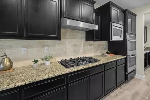 Kitchen - 685 Elderberry Loop, Vacaville, CA 95688 photo 4 of 5