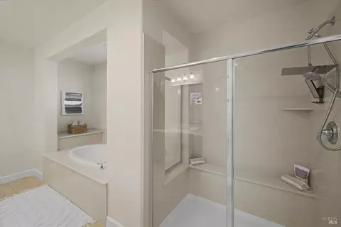 Bath - 685 Elderberry Loop, Vacaville, CA 95688 photo 5 of 5