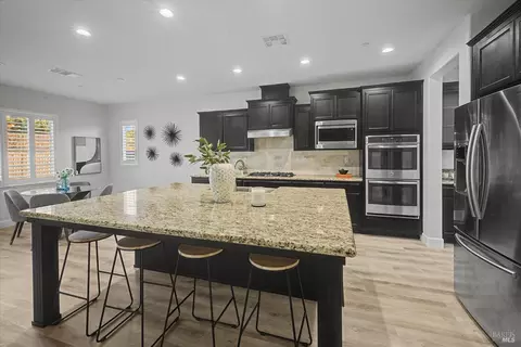 Kitchen - 685 Elderberry Loop, Vacaville, CA 95688 photo 2 of 5