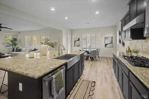 Kitchen - 685 Elderberry Loop, Vacaville, CA 95688 photo 5 of 5