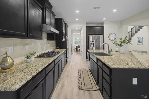 Kitchen - 685 Elderberry Loop, Vacaville, CA 95688 photo 3 of 5