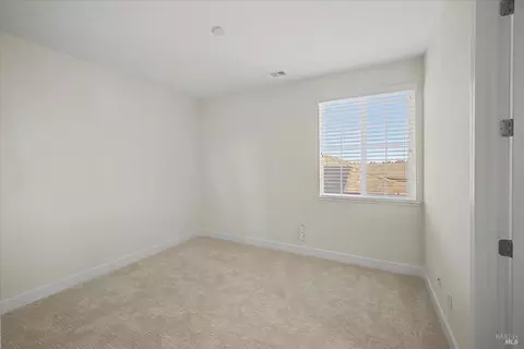 Bedroom - 685 Elderberry Loop, Vacaville, CA 95688 photo 6 of 7