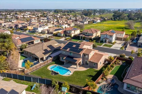 View/Area - 685 Elderberry Loop, Vacaville, CA 95688 photo 4 of 5