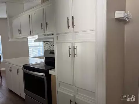8109 B St, Windsor, CA 95492 photo 8