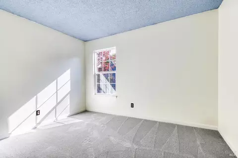 Bedroom - 8356 Windmill Farms Dr, Cotati, CA 94931 photo 3 of 6