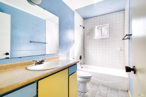 Bath - 8356 Windmill Farms Dr, Cotati, CA 94931 photo 1 of 1