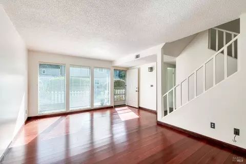 8356 Windmill Farms Dr, Cotati, CA 94931