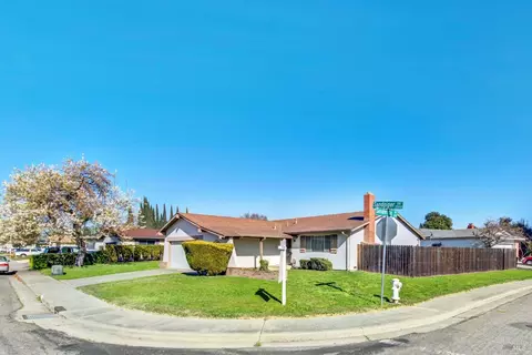 Exterior - 2202 Sandpiper Dr, Fairfield, CA 94533 photo 4 of 22