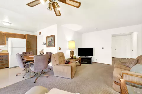 Living - 2202 Sandpiper Dr, Fairfield, CA 94533 photo 11 of 11