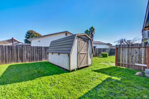 Exterior - 2202 Sandpiper Dr, Fairfield, CA 94533 photo 16 of 22