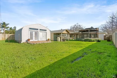 Exterior - 1179 Oakwood Ave, Vallejo, CA 94591 photo 7 of 9
