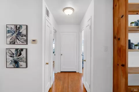 Entry Way - 1179 Oakwood Ave, Vallejo, CA 94591 photo 2 of 2