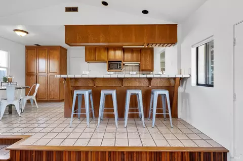 Kitchen - 1179 Oakwood Ave, Vallejo, CA 94591 photo 6 of 6