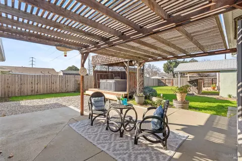 Exterior - 1179 Oakwood Ave, Vallejo, CA 94591 photo 3 of 9