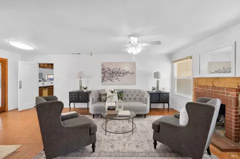 Living - 1179 Oakwood Ave, Vallejo, CA 94591 photo 1 of 6
