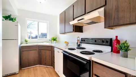 580 Santa Alicia Dr, Rohnert Park, CA 94928