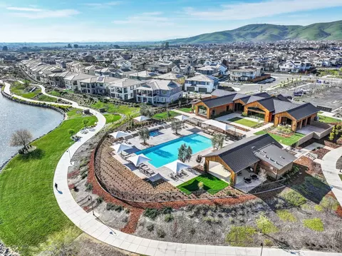 View/Area - 2282 Solace Vis, Fairfield, CA 94533 photo 4 of 18