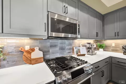 Kitchen - 2282 Solace Vis, Fairfield, CA 94533 photo 9 of 10