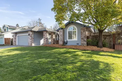 209 Veronda Ave, Cotati, CA 94931
