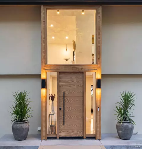 Entry Way - 559 E Spring St, Napa, CA 94559 photo 6 of 6