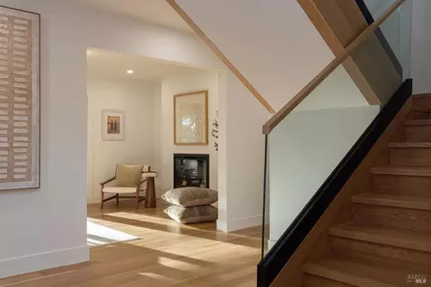 Entry Way - 559 E Spring St, Napa, CA 94559 photo 2 of 6
