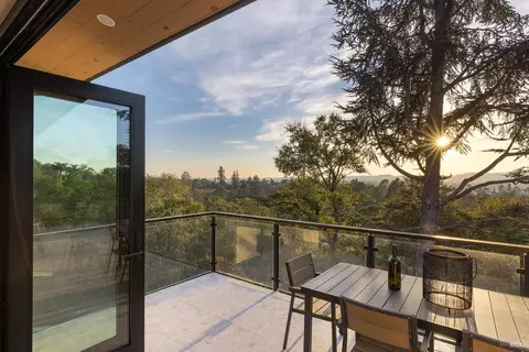 Exterior - 559 E Spring St, Napa, CA 94559 photo 8 of 20