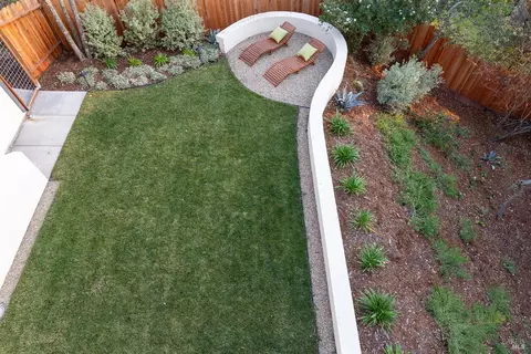 Exterior - 559 E Spring St, Napa, CA 94559 photo 6 of 20