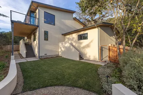 Exterior - 559 E Spring St, Napa, CA 94559 photo 5 of 20