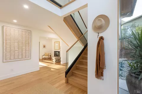 Entry Way - 559 E Spring St, Napa, CA 94559 photo 1 of 6