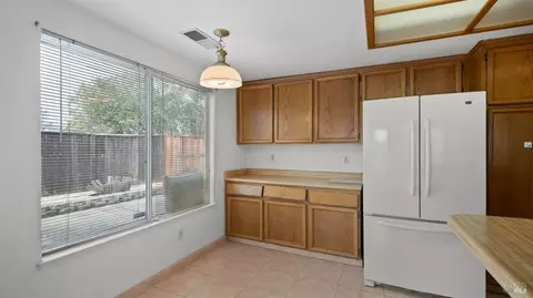 Kitchen - 22 Brighton Dr, Vallejo, CA 94591 photo 2 of 6