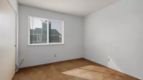 Bedroom - 22 Brighton Dr, Vallejo, CA 94591 photo 6 of 7