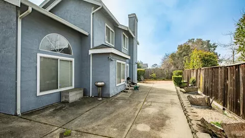 Exterior - 22 Brighton Dr, Vallejo, CA 94591 photo 7 of 10