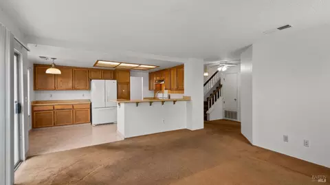 Living - 22 Brighton Dr, Vallejo, CA 94591 photo 7 of 9