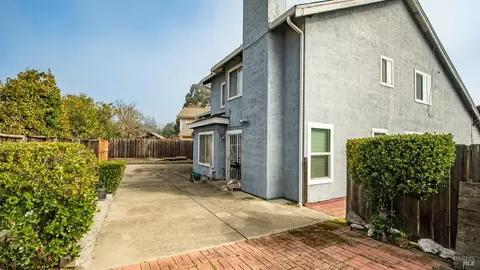 Exterior - 22 Brighton Dr, Vallejo, CA 94591 photo 6 of 10