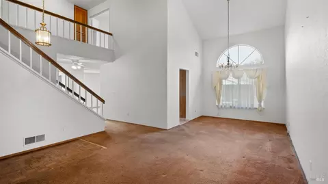 Living - 22 Brighton Dr, Vallejo, CA 94591 photo 2 of 9