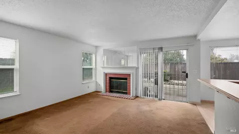 Living - 22 Brighton Dr, Vallejo, CA 94591 photo 5 of 9