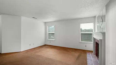 Living - 22 Brighton Dr, Vallejo, CA 94591 photo 8 of 9
