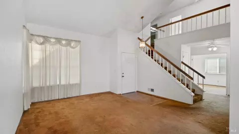 Living - 22 Brighton Dr, Vallejo, CA 94591 photo 3 of 9
