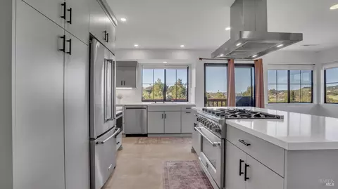 641 Lois Ln, El Sobrante, CA 94803