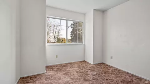 Bedroom - 157 James River Rd, Vallejo, CA 94591 photo 5 of 8