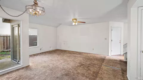 Living - 157 James River Rd, Vallejo, CA 94591 photo 4 of 5
