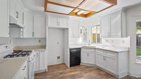Kitchen - 157 James River Rd, Vallejo, CA 94591 photo 3 of 3