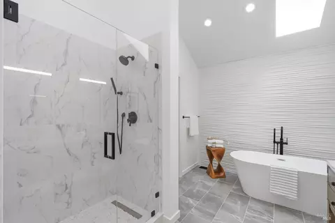 Bath - 291 Greene St, Mill Valley, CA 94941 photo 2 of 4