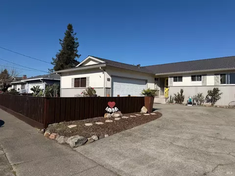 611 Willrush St, Santa Rosa, CA 95401