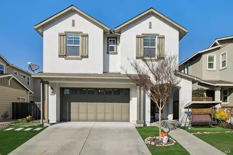 1606 Winterberry Ln, Rohnert Park, CA 94928